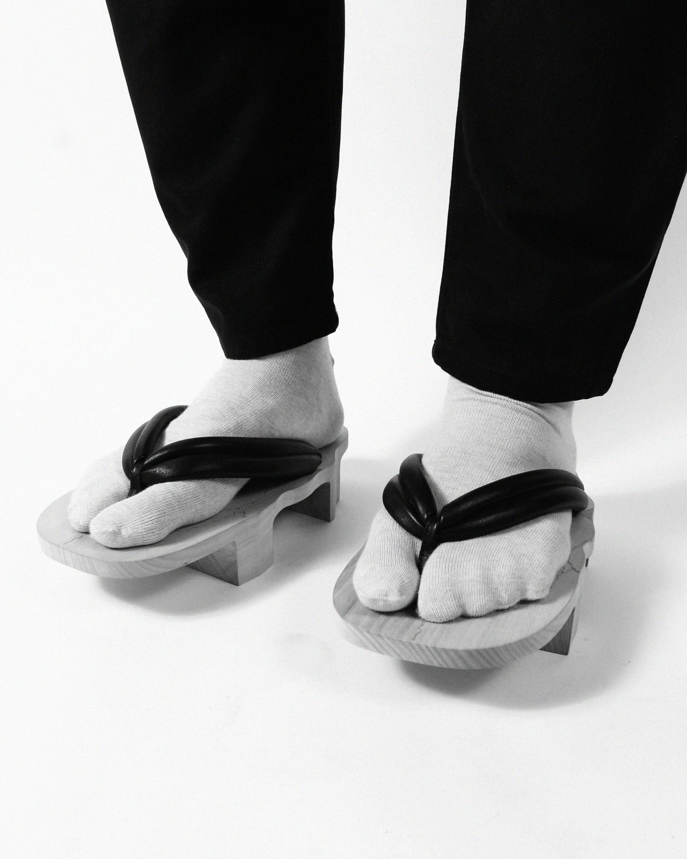 KUNIYOSHI GETA - NAVY | Prospective Flow | Japanese Fashion for